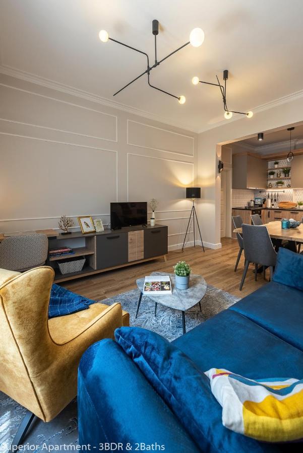 Luxury & Unique - Center Apt. - 3bdr & 2 Baths