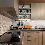 Luxury & Unique - Top Center Apt. - 3Bdr & 2 Baths